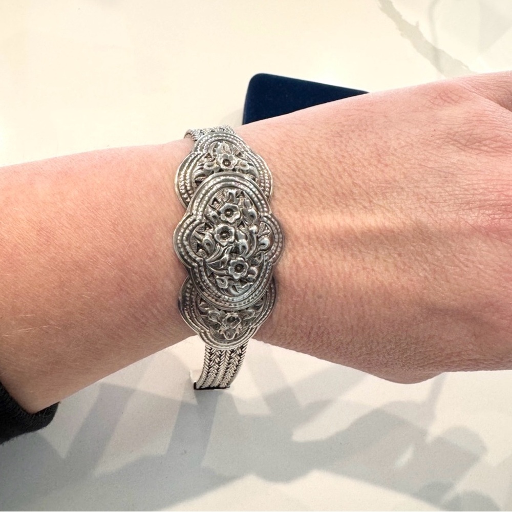 Antique 925 Sterling Silver Ornate Floral Design Women's Bracelet